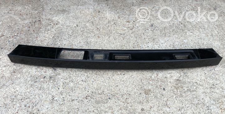 Land Rover Discovery 5 Listwa oświetlenie tylnej tablicy rejestracyjnej HY3240406B