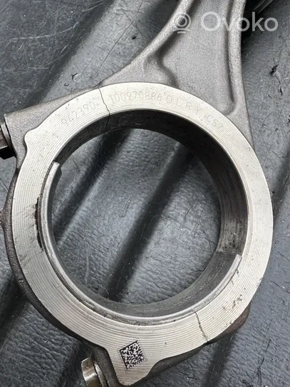 Infiniti FX Piston with connecting rod 10653