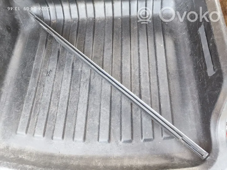 Mercedes-Benz S W222 Rivestimento modanatura del vetro della portiera anteriore A2226900580