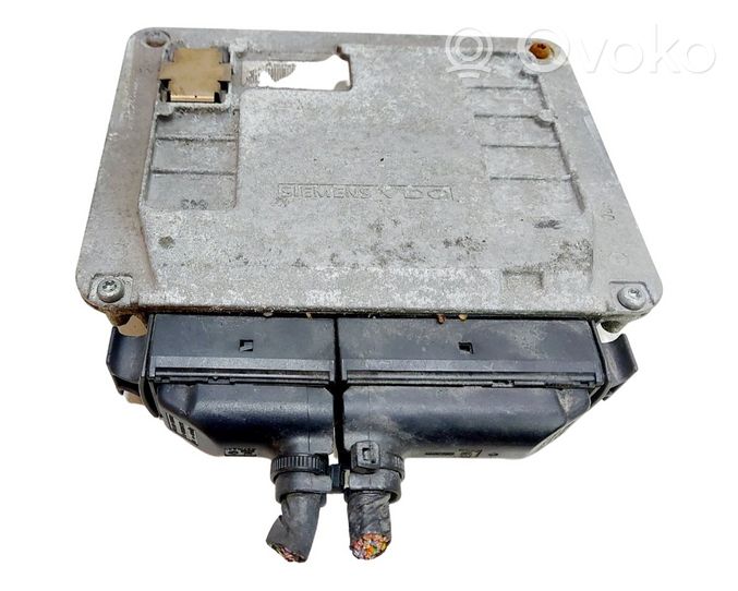 Volkswagen Golf V Calculateur moteur ECU 06A906033EM