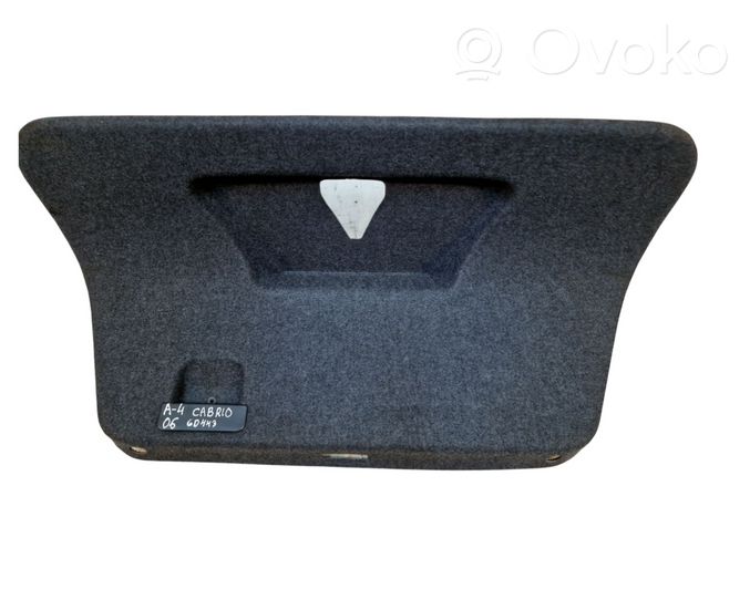 Audi A4 S4 B7 8E 8H Tailgate/boot cover trim set 8H0867975