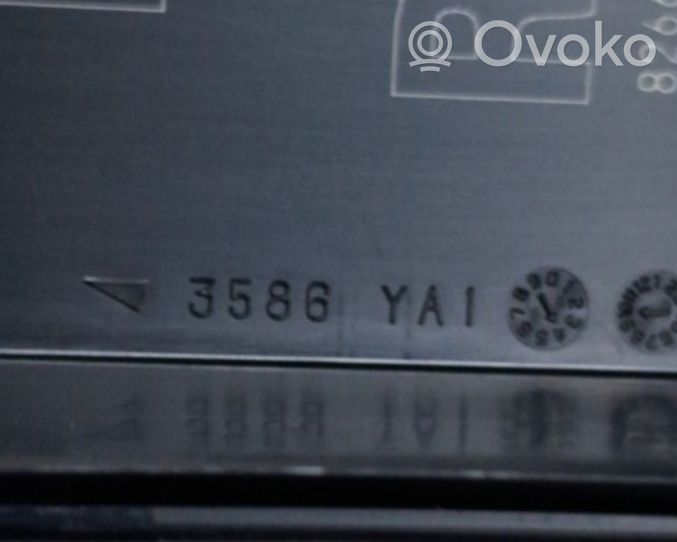 Toyota RAV 4 (XA40) Skrzynka bezpieczników / Komplet 3586YA1