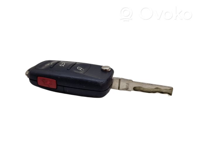 Volkswagen Jetta VI Ignition key/card 5K0837202AK