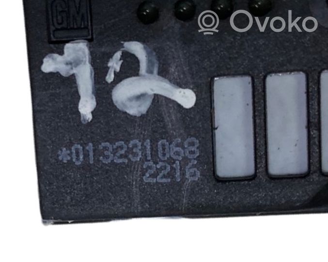 Opel Mokka Czujnik temperatury zewnętrznej 013231068