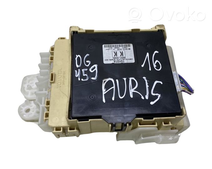 Toyota Auris E180 Module de fusibles 8922102480