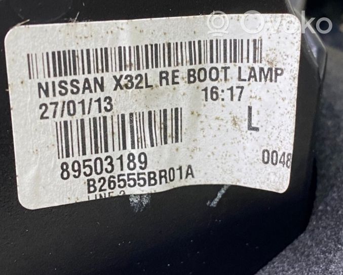 Nissan Qashqai Galinis žibintas dangtyje 89503189