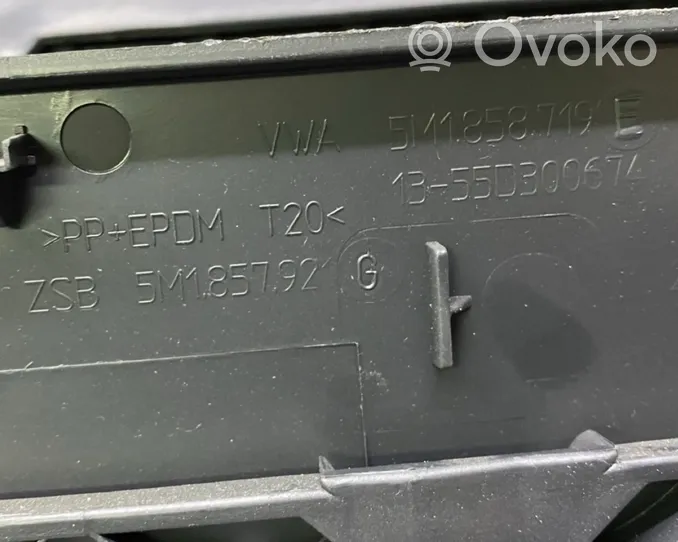 Volkswagen Tiguan Verkleidung Armaturenbrett Cockpit unten 5M185836S