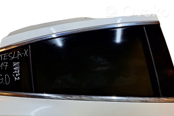Tesla Model X Portiera posteriore 