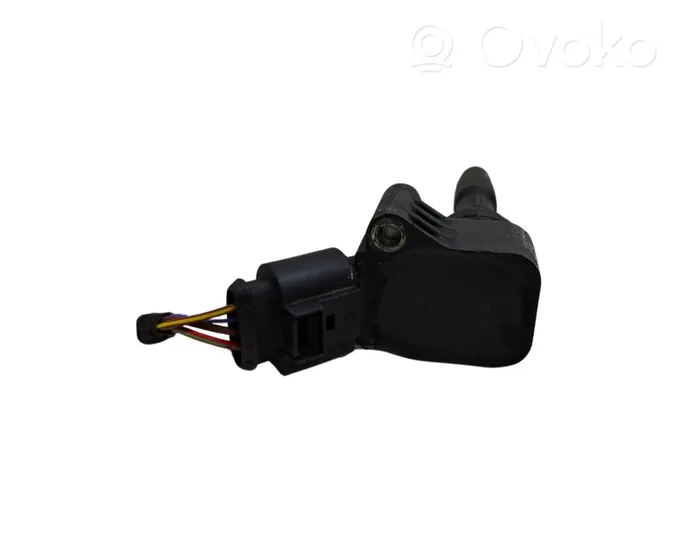 Volkswagen Jetta VI High voltage ignition coil 04E905110B