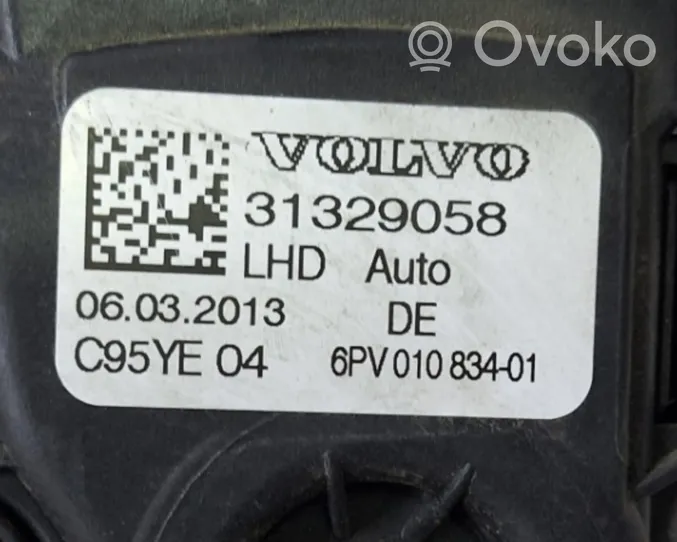 Volvo V70 Pedał gazu / przyspieszenia 31329058