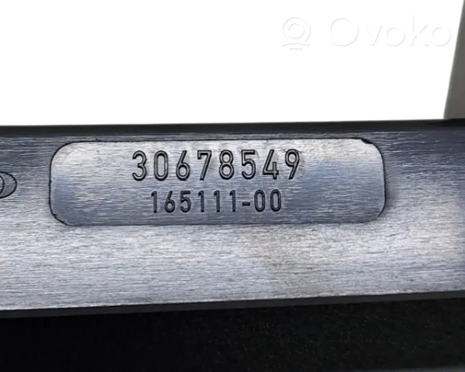 Volvo V70 Trzecie światło stop 30678549