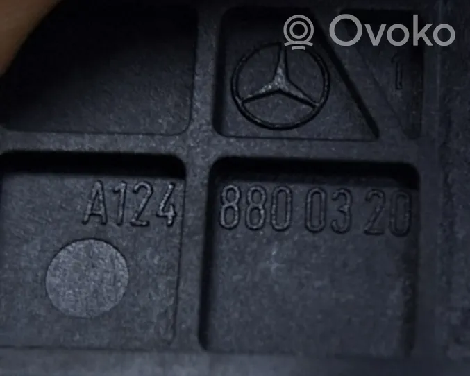 Mercedes-Benz E W212 Konepellin lukituksen vapautuskahva A1248800320