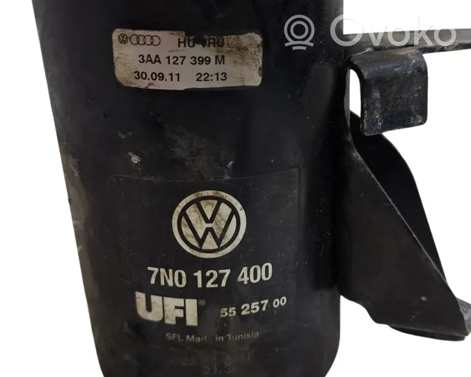 Volkswagen PASSAT B7 Boîtier de filtre à carburant 3AA127399M
