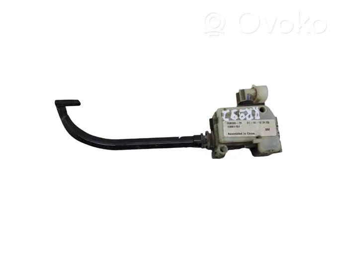 Opel Mokka Serratura del tappo del serbatoio del carburante 13501151