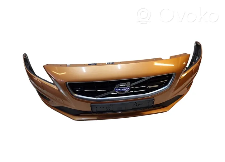 Volvo V60 Zderzak przedni 