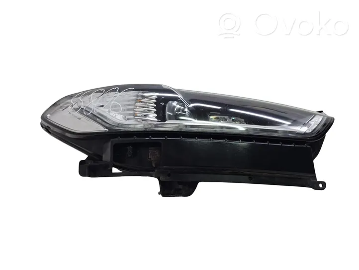 Ford Mondeo MK V Lampa przednia L90005487