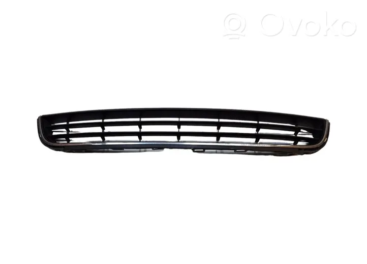 Volkswagen Jetta VI Front bumper lower grill 5C6853677A