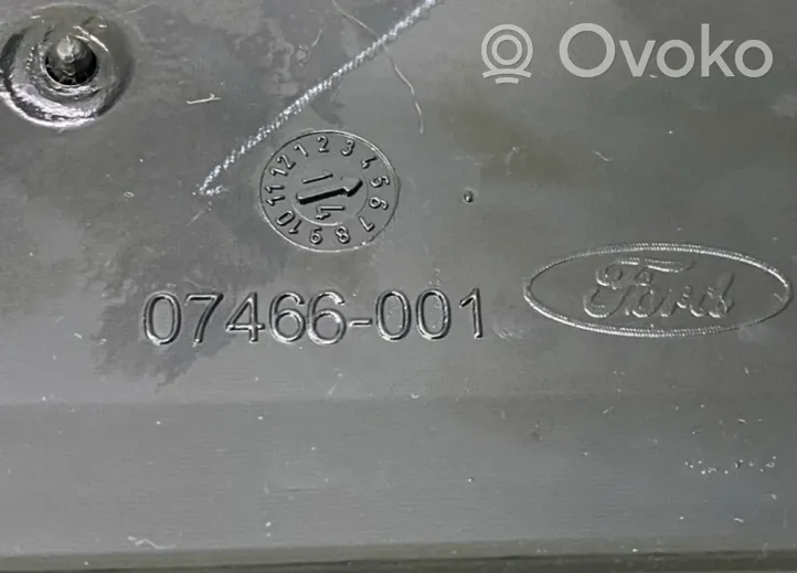 Ford Kuga II Dysze / Kratki środkowego nawiewu deski rozdzielczej 07466001