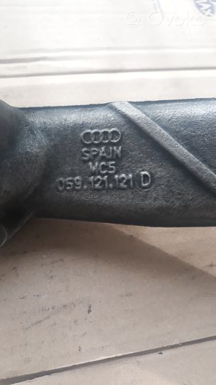 Audi A6 S6 C5 4B Termostaatin kotelo 059121121D