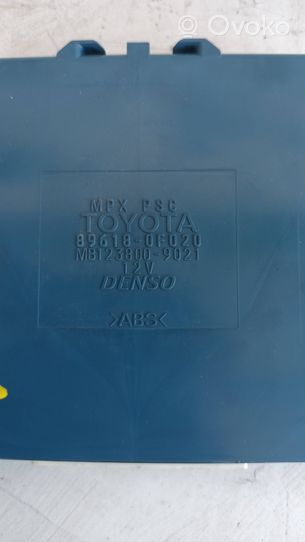 Toyota Corolla Verso AR10 Combustion module de contrôle 896180F020
