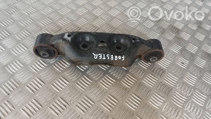 Subaru Impreza IV Support de différentiel arrière 