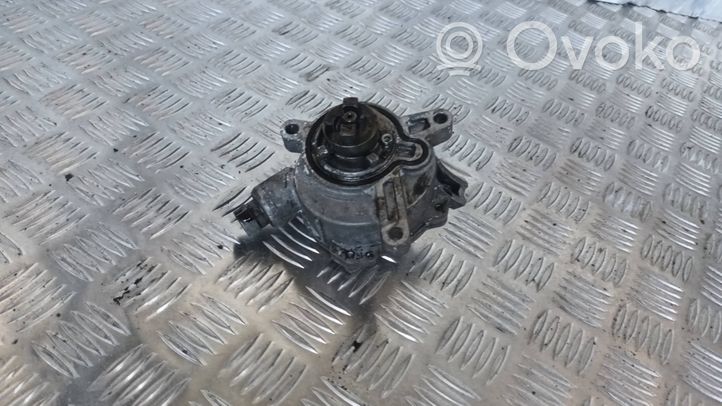 Volvo XC70 Pompe à vide 08658230