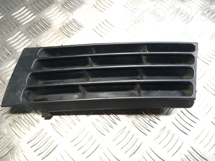 Audi A4 S4 B5 8D Atrapa chłodnicy / Grill 8D0807345AB