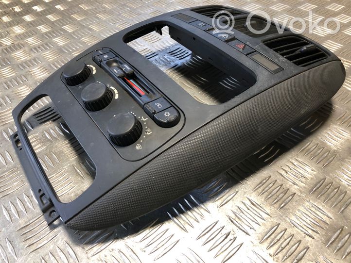 Chrysler Voyager Panel klimatyzacji 05005003AD