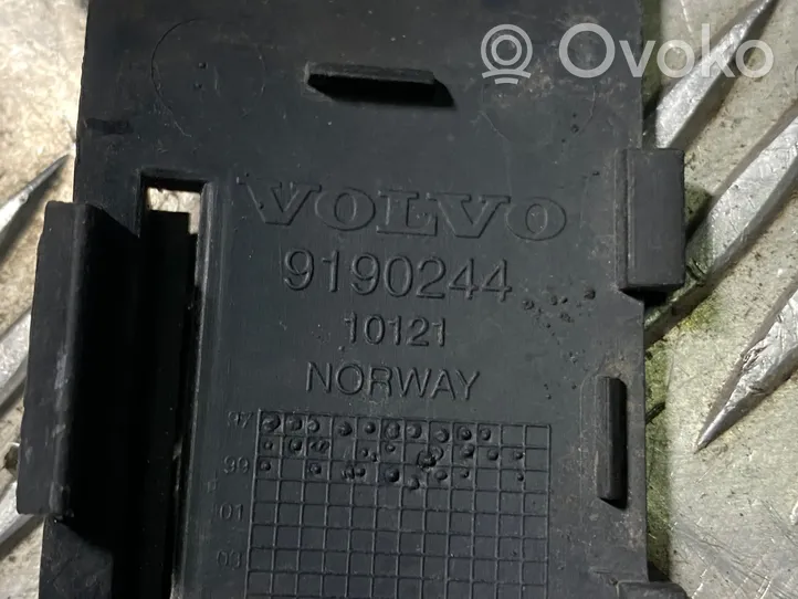 Volvo S80 Etupuskurin kulmaosan verhoilu 9190244