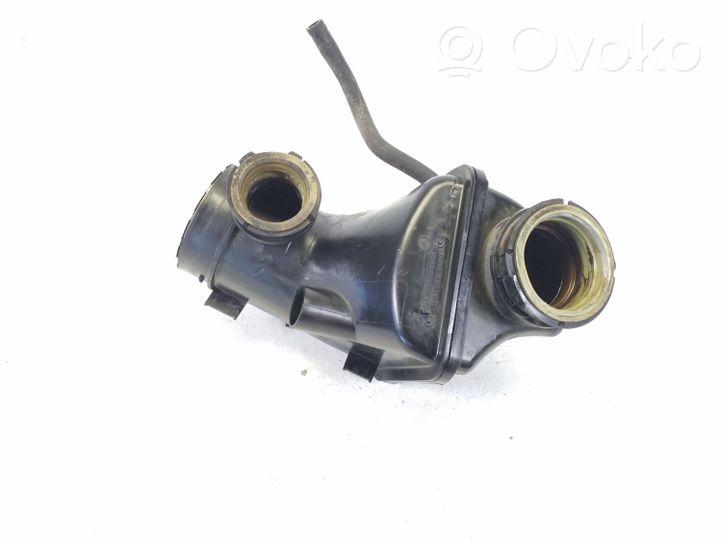 Mercedes-Benz A W176 Turboahtimen ilmanoton letku A6510900409