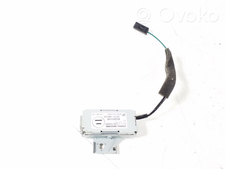 Infiniti Q70 Y51 Amplificatore antenna 