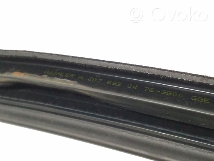 Mercedes-Benz E A207 Front door rubber seal 