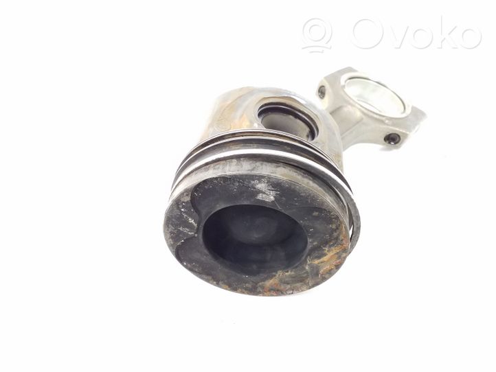 BMW X3 E83 Piston 