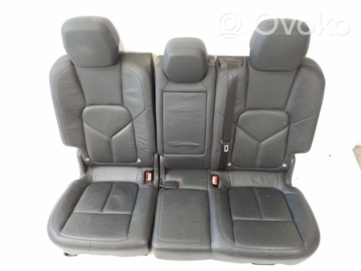 Porsche Cayenne (92A) Set interni 