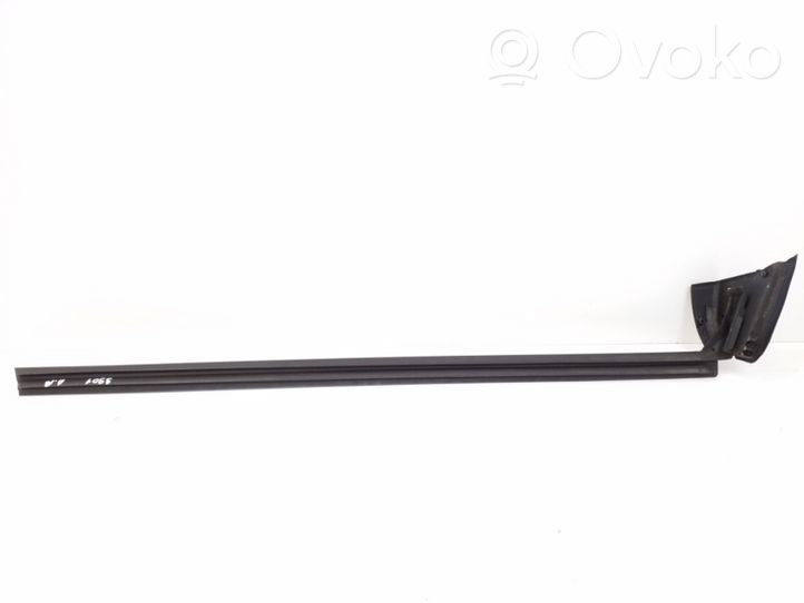 Mercedes-Benz SLK R172 Moulure/baguette de porte avant A1727200824