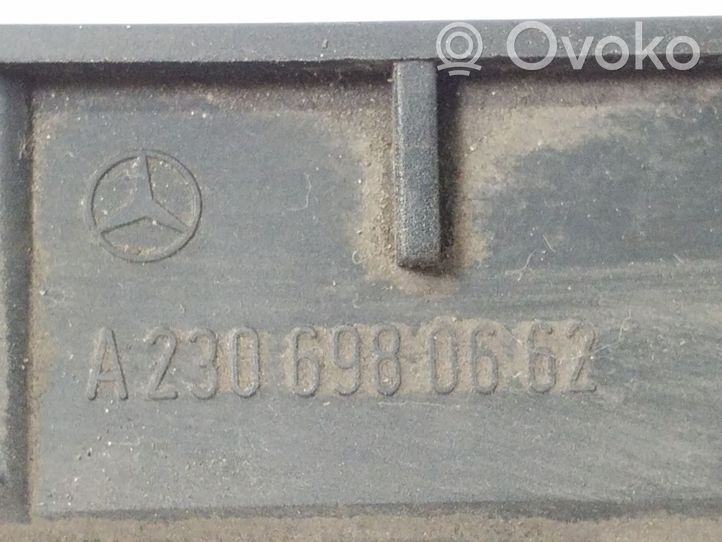 Mercedes-Benz SL R230 Kynnyksen tukilista A2306980662