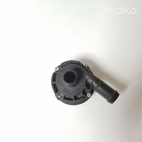 Mercedes-Benz SLK R172 Pompe à eau de liquide de refroidissement A0005000686