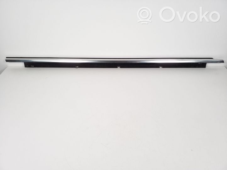 Audi A8 S8 D3 4E Moulures des vitres de la porte avant 4E0853284