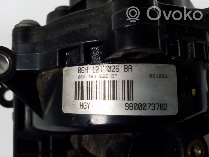 Audi A5 8T 8F Pompe de circulation d'eau 06H121026BA