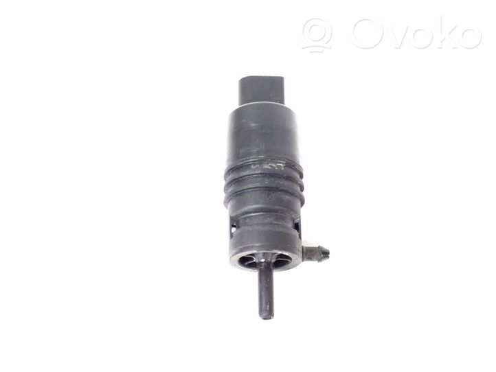 Mercedes-Benz SLK R172 Pompe de lave-glace de pare-brise A2218690121