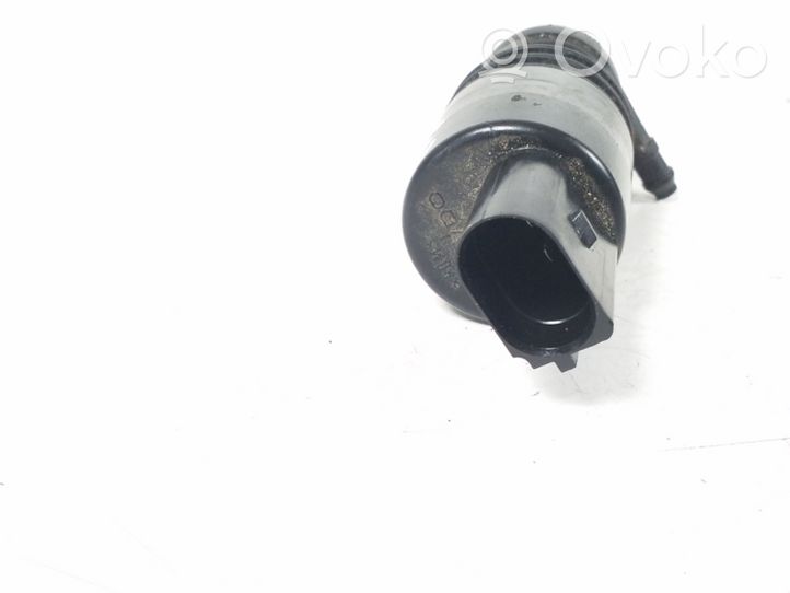 BMW 1 E82 E88 Pompe de lave-glace de pare-brise 7302589