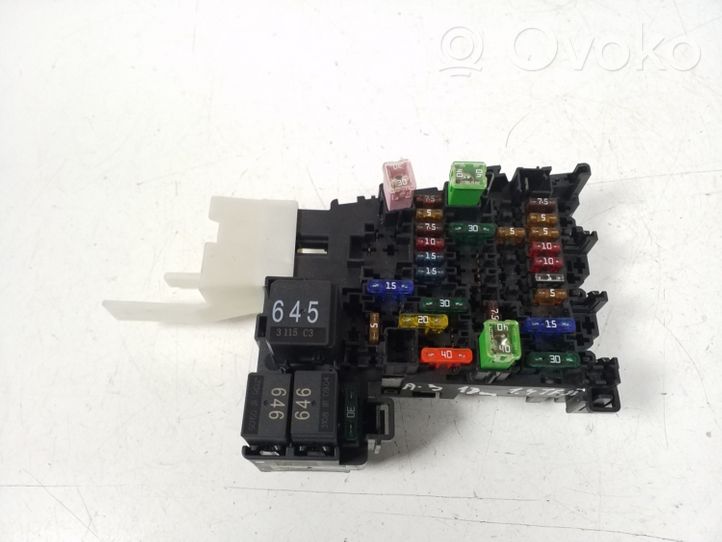 Audi A3 S3 8V Module de fusibles 5Q0937615C