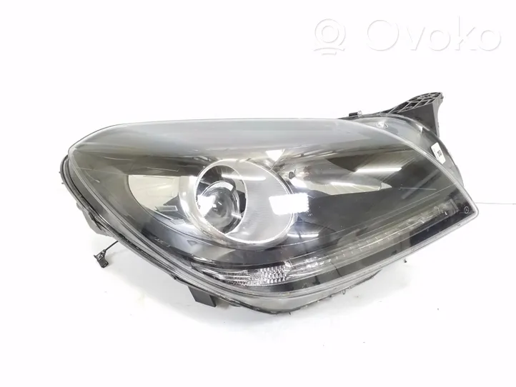 Mercedes-Benz SLK R172 Lampa przednia A1728202259