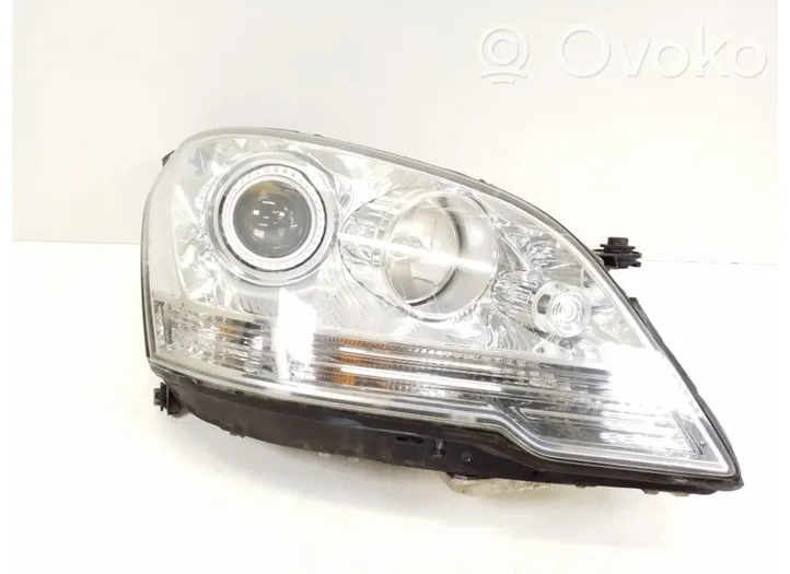 Mercedes-Benz E C207 W207 Lampa przednia A1648206561