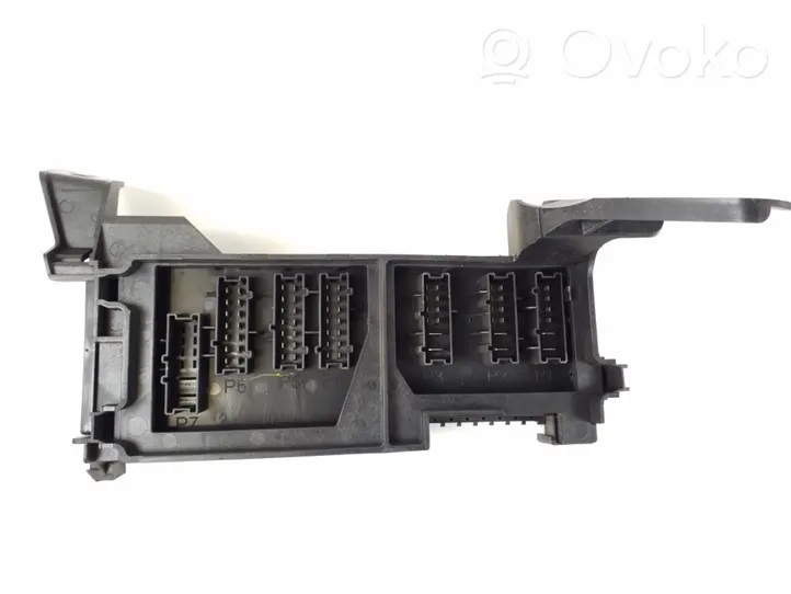 Mercedes-Benz ML W164 Module de fusibles A1645403372