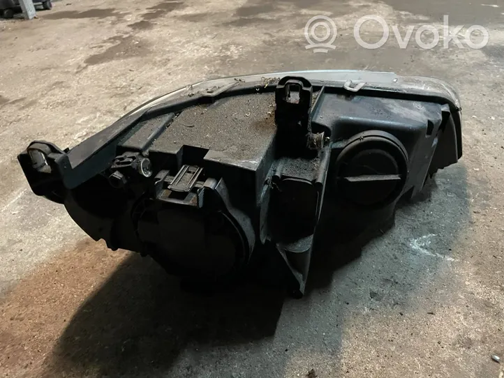 BMW X5 E70 Lampa przednia 7161589