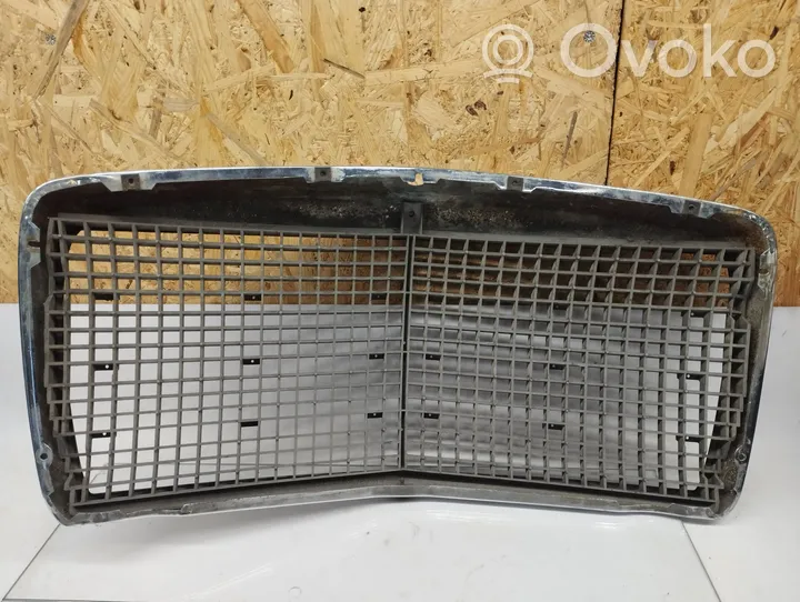 Mercedes-Benz COMPAKT W115 Front grill 1158882285