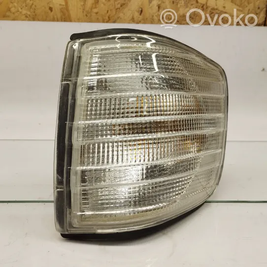 Mercedes-Benz 380 560SEC C126 Etusuuntavilkku 0008209221