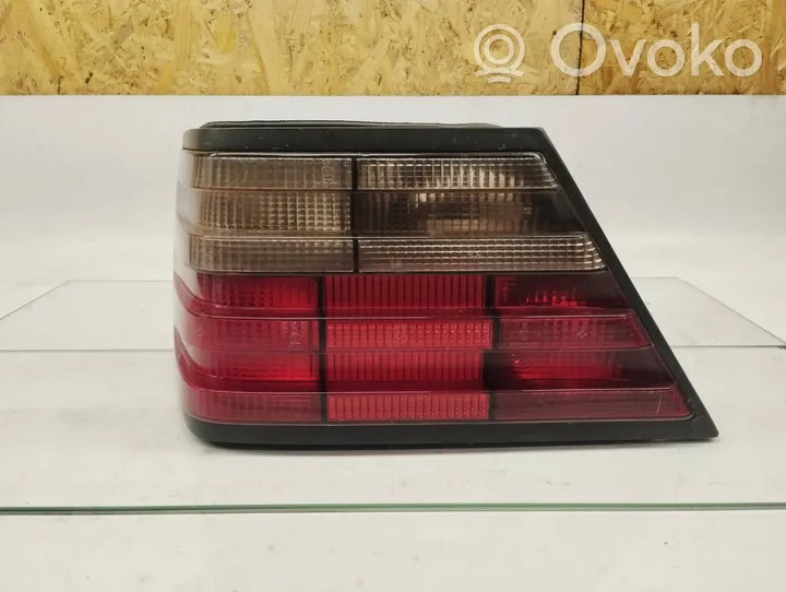 Mercedes-Benz E W124 Lampa tylna 1248200164