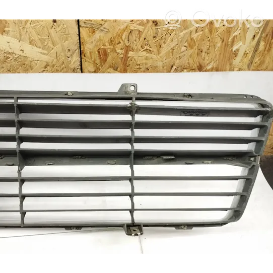 Mercedes-Benz 380 560SEC C126 Grille de calandre avant 1268800385